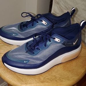 Women's size 7.5 Nike Air Max